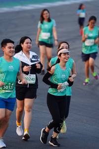 BIB: 30240, 50123, 0536
                            <button type="button" onclick="openModal(10518903)" class="btn btn-primary btn-sm float-right btn-popup" data-toggle="modal" data-target=".modal-high-quality">
                        <i class="fas fa-shopping-cart"></i> Add to Cart
                    </button>
                                            <button type="button" onclick="isThisMe(10518903, true)" class="btn btn-success btn-sm float-right btn-popup btn-isme hidden" data-toggle="tooltip" data-placement="bottom" title="นี่คือรูปของคุณใช่ไหม คลิกที่นี่เพื่อเอาเข้าอัลบั้ม">
                        <i class="fas fa-plus"></i> Add to album
                    </button>
                    <button type="button" onclick="isThisMe(10518903, false)" class="btn btn-warning btn-sm float-right btn-popup btn-isnotme hidden">
                        <i class="fas fa-ban"></i> Remove from album
                    </button>